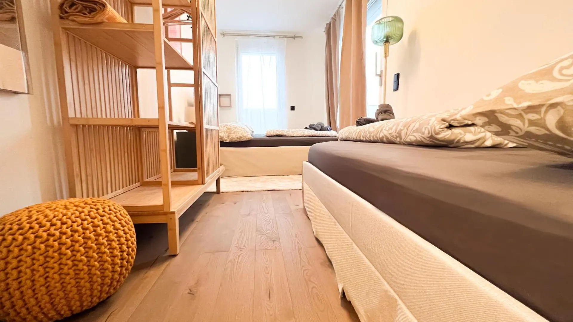 Modern Penthouse Apartment With Balcony & Free Parking Vienna
