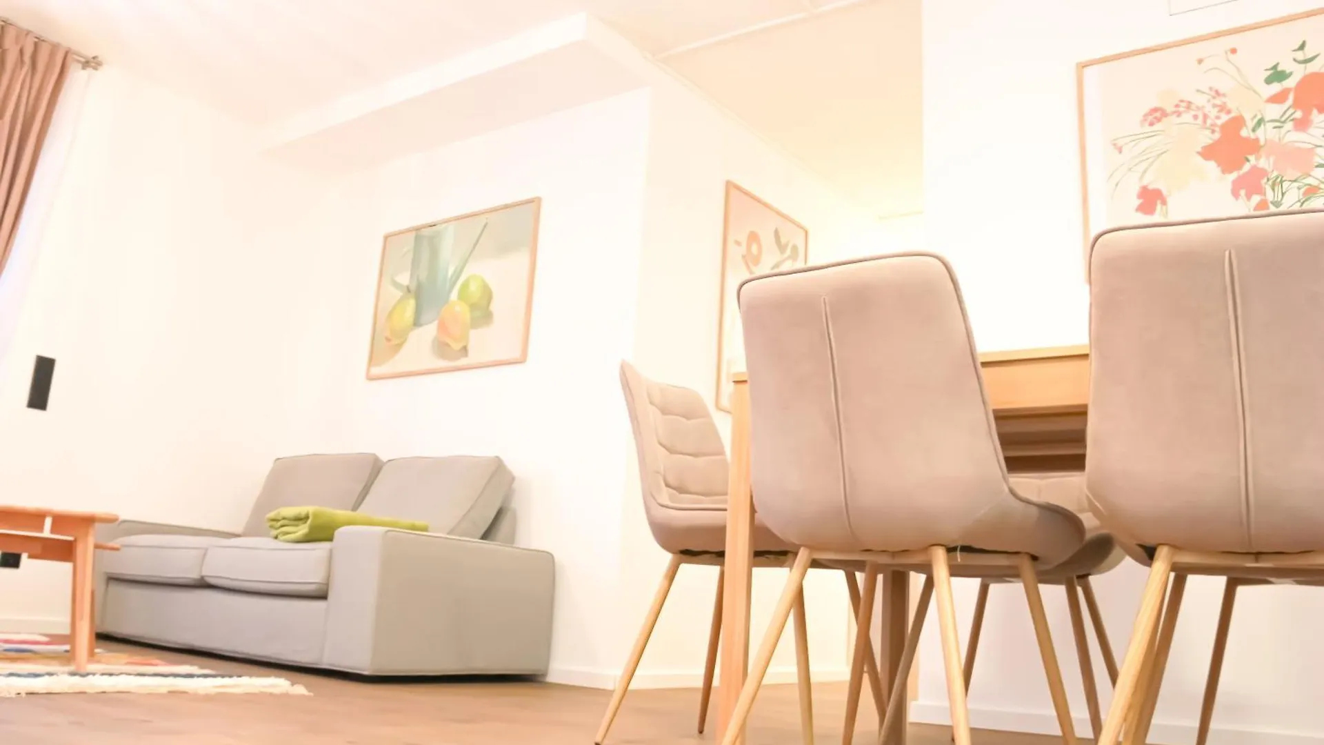 Modern Penthouse Apartment With Balcony & Free Parking Vienna