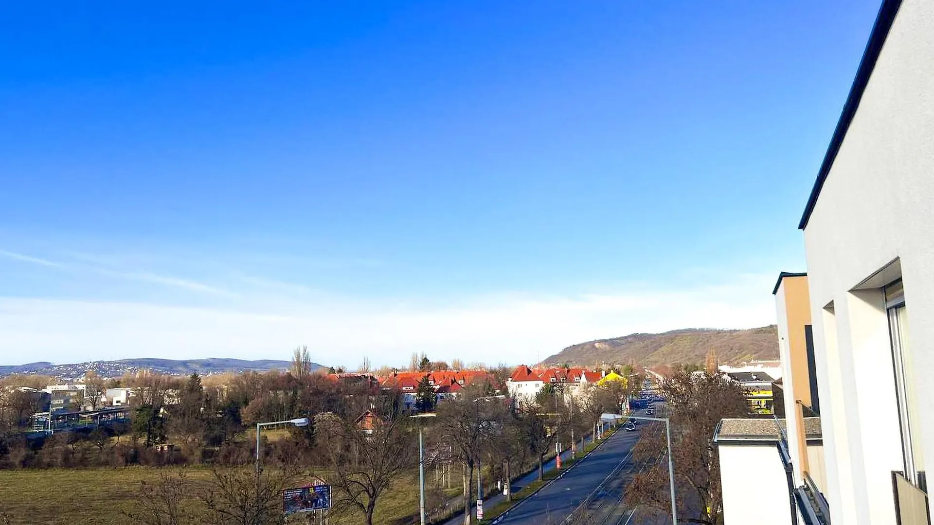 Modern Penthouse Apartment With Balcony & Free Parking Vienna
